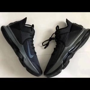 NIKE LEBRON WITNESS IV